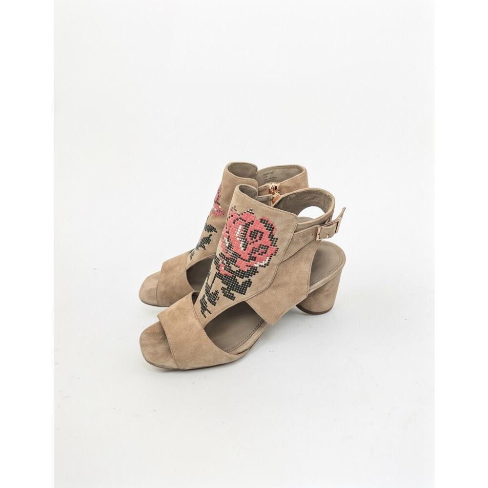 Donald Pliner Womens Tan Beige Suede Rose Floral Embellished Block Heel Sandals
